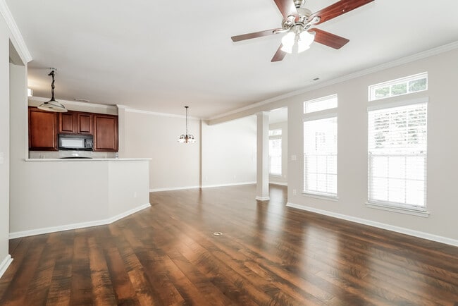 Photo - 130 N Arcadian Way