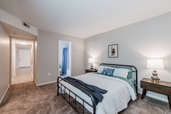 Georgetown Luxury Townhomes and Apartments