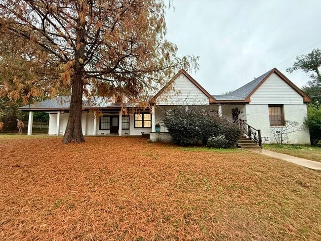 Building Photo - Tour Today! 3 Bed 2 Bath in Tyler!