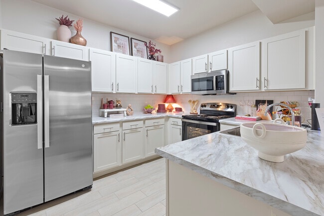 1 Bed, 1 Bath 789 sq. ft.