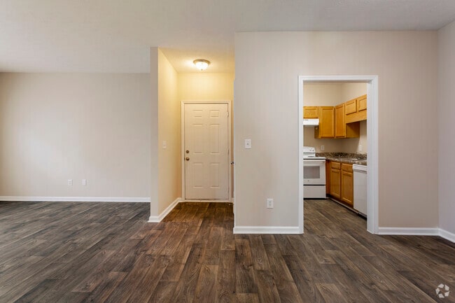 2BR, 2BA - 1000 SF