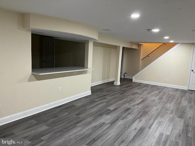 Photo - 125 Davis Ave