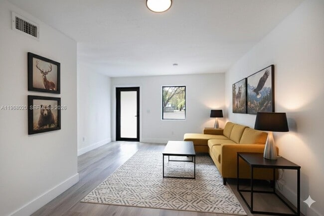 Building Photo - 37 NW 59th St Unit 1