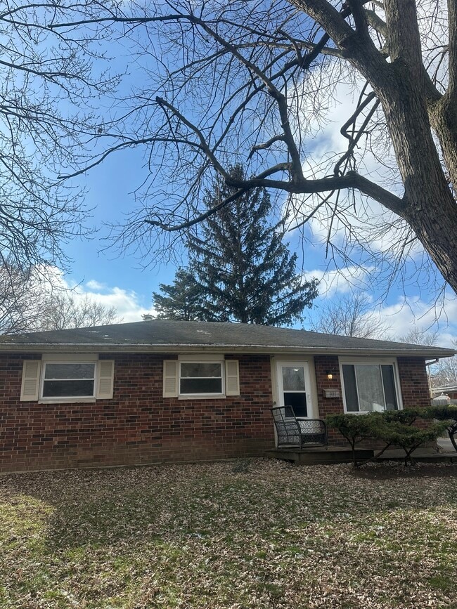 Photo - 991 Deerfield Ct