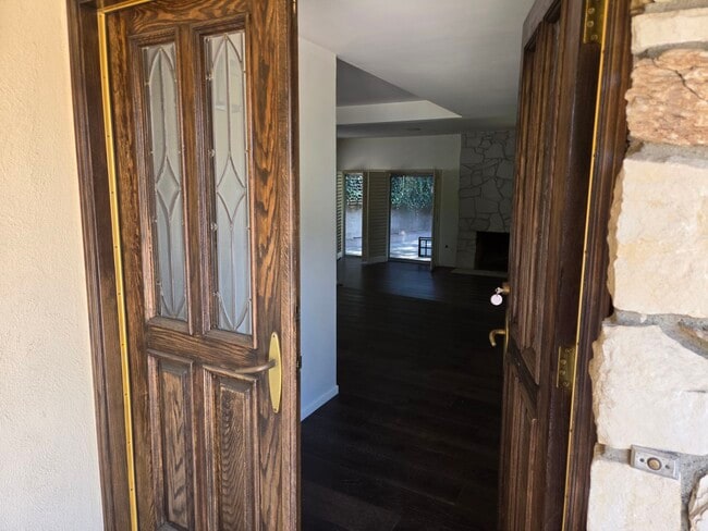 Photo - 4734 Laurelgrove Ave