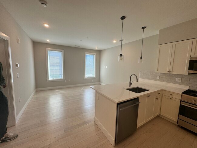 203 Green St Unit 2
