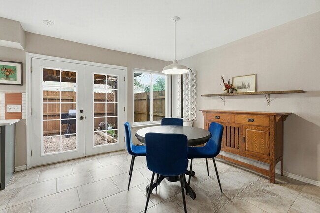 Photo - 905 Silver Quail Ln