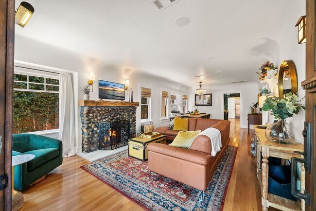 4793 Panorama Dr