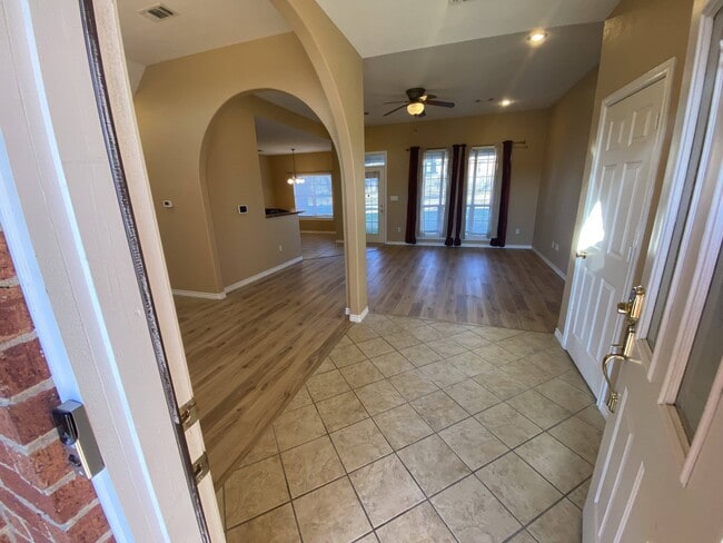 Photo - 6012 Remington N Cir