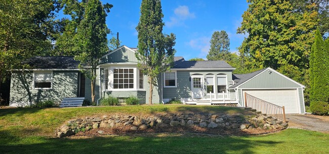 Building Photo - Amazing House with Large Lot in Franklin V...