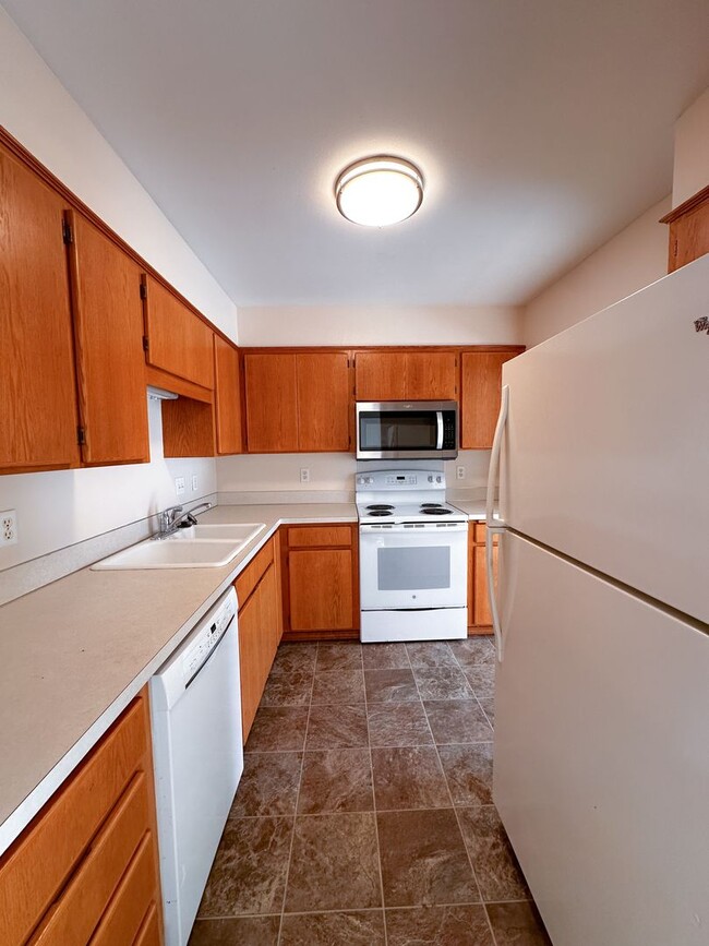 Photo - Spacious 2-Bedroom Duplex in Desirable Neighborhood