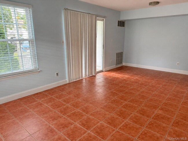 Photo - 161 Fairview Cir