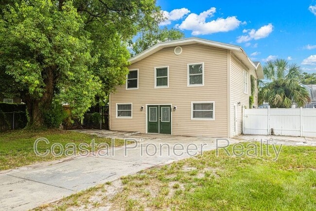 Photo - 305 E Hanna Ave House