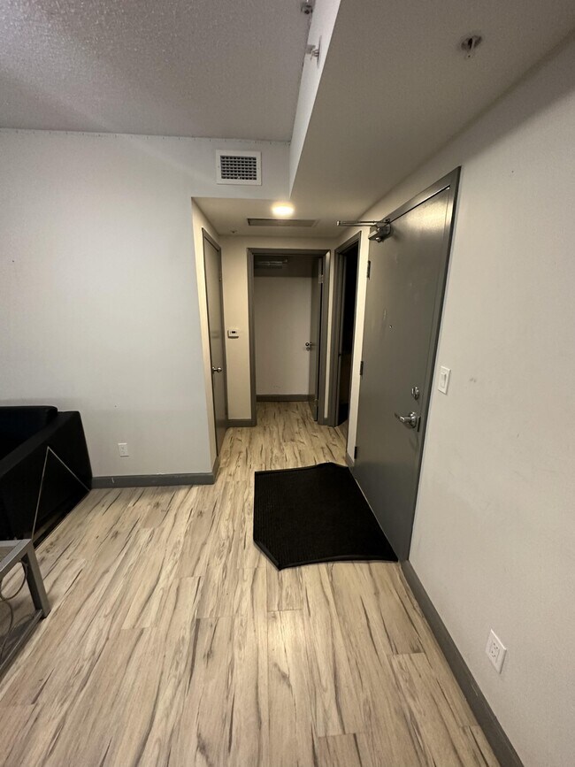 Photo - 258A-258A Sunview St