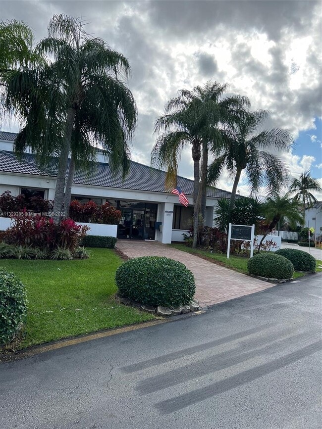 Photo - 202 NE 211th Ter