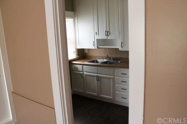 1045 Daisy Ave Apartments