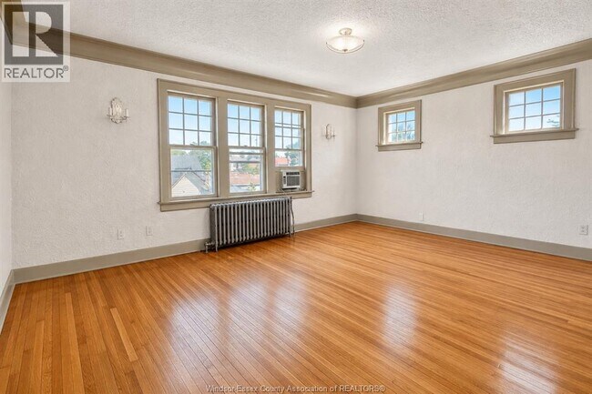 Photo - 1009 Niagara St Unit 6