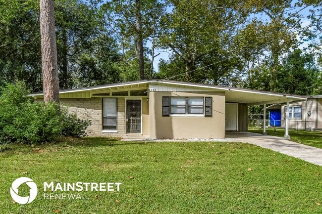 Building Photo - 1044 Legay Ave