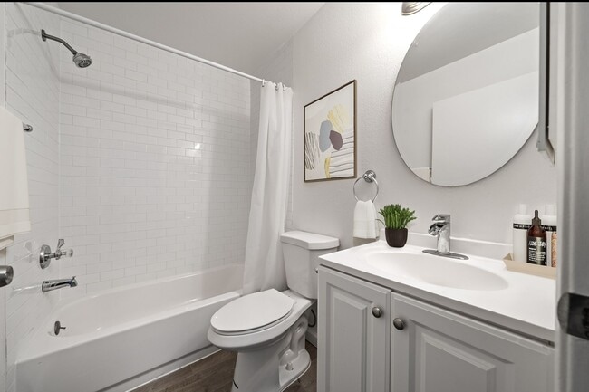 Photo - 646 N. Juanita Ave