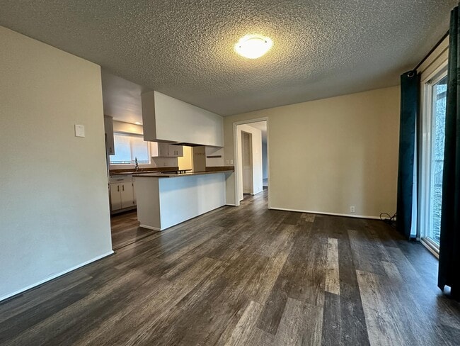 Photo - 1812 Brittany St