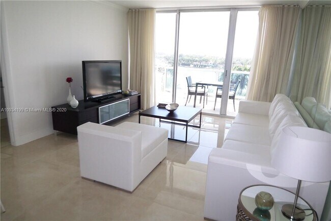 Photo - 5161 Collins Ave Unit 806