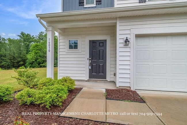 Photo - Stunning 4-BR Home on Wooded Cul-De-Sac Lot in Brightwater – Minutes from Rivergate!