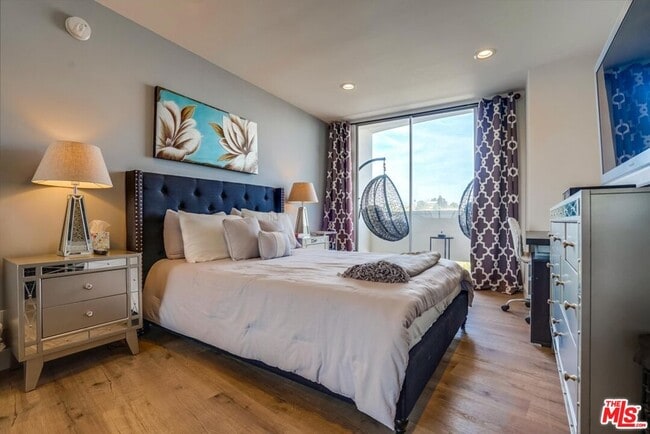 Photo - 7250 Franklin Ave Unidad 802