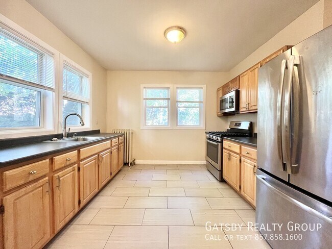 Building Photo - 17 Park View St Unit 1R