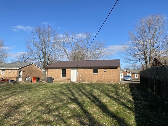 Photo - 142 Airview Dr