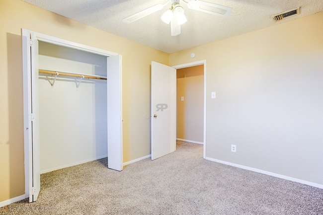 Photo - 711 Santa Fe Dr Unit Apt