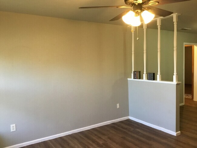 Photo - 2617 E Bates St