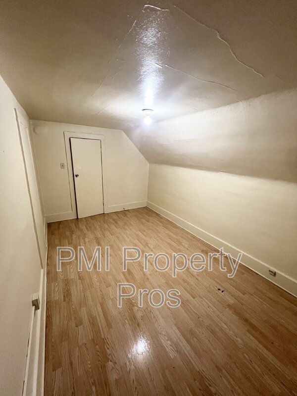 Photo - 2215-2217 S 19th St