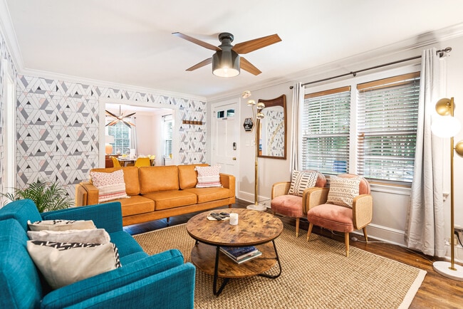 Photo - 919 Gilbert St SE