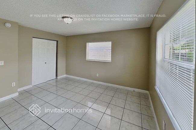 Photo - 10927 Gallery St