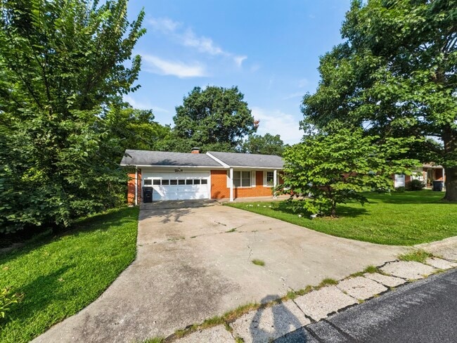 Photo - 2218 Bluff Blvd