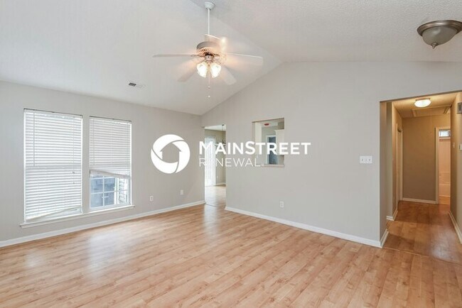 Photo - 3 Bedroom Pet-Friendly Home in Charlotte, NC with Main Street Renewal