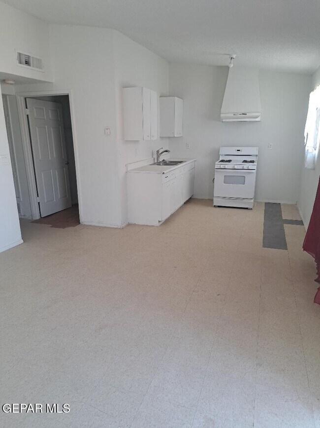 Photo - 623 NE Davis St Unit 7