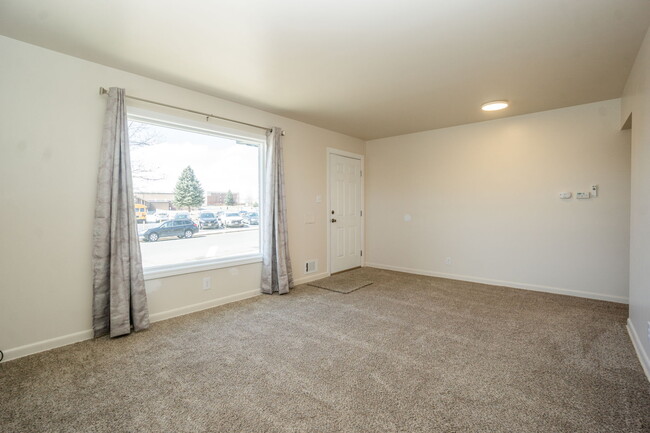 Photo - 7028 Lipan St