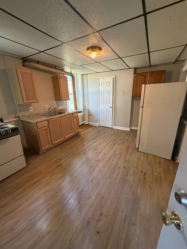 Building Photo - 164 Main St Unit 164 Main St #1R Rental