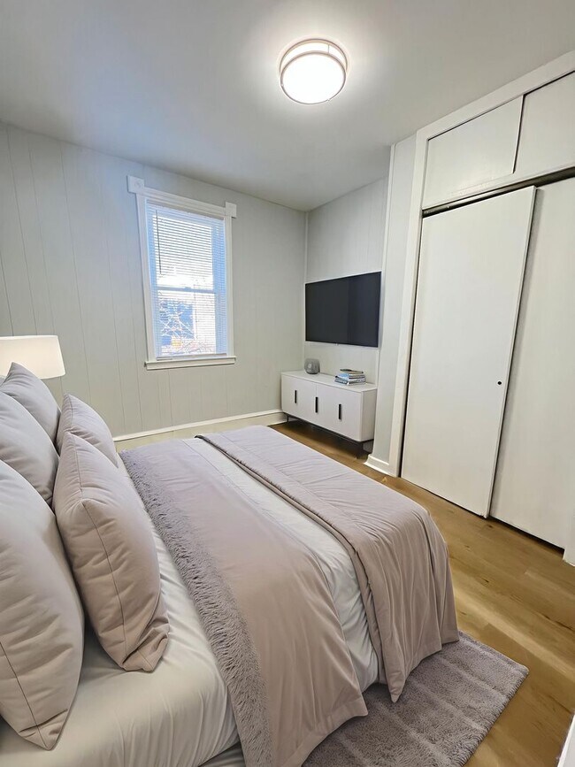 Photo - Gorgeous 3b/1b House in South Philly! Section 8 Only