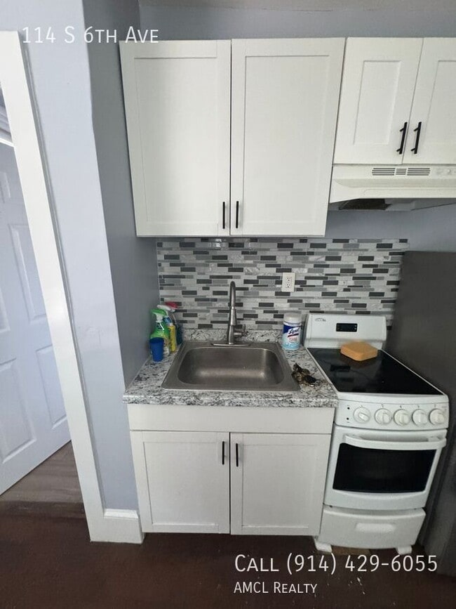 Building Photo - 114 S 6th Ave Rental