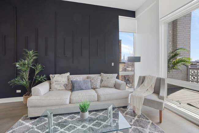 Photo - 2048 W Chicago Ave Unidad ID1244903P