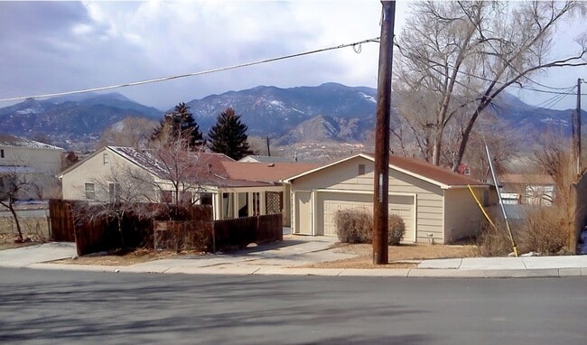 Building Photo - 1502 W St Vrain St
