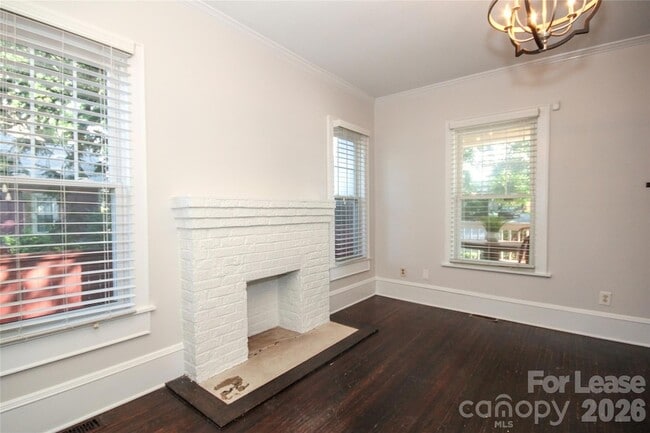 Photo - 700 E 35th St