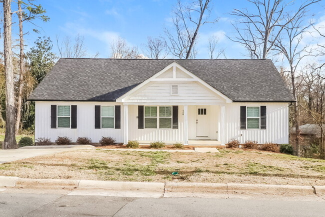 Building Photo - 528 Hillandale St NE