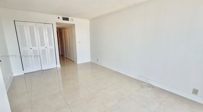 Photo - 7601 E Treasure Dr Unidad 801