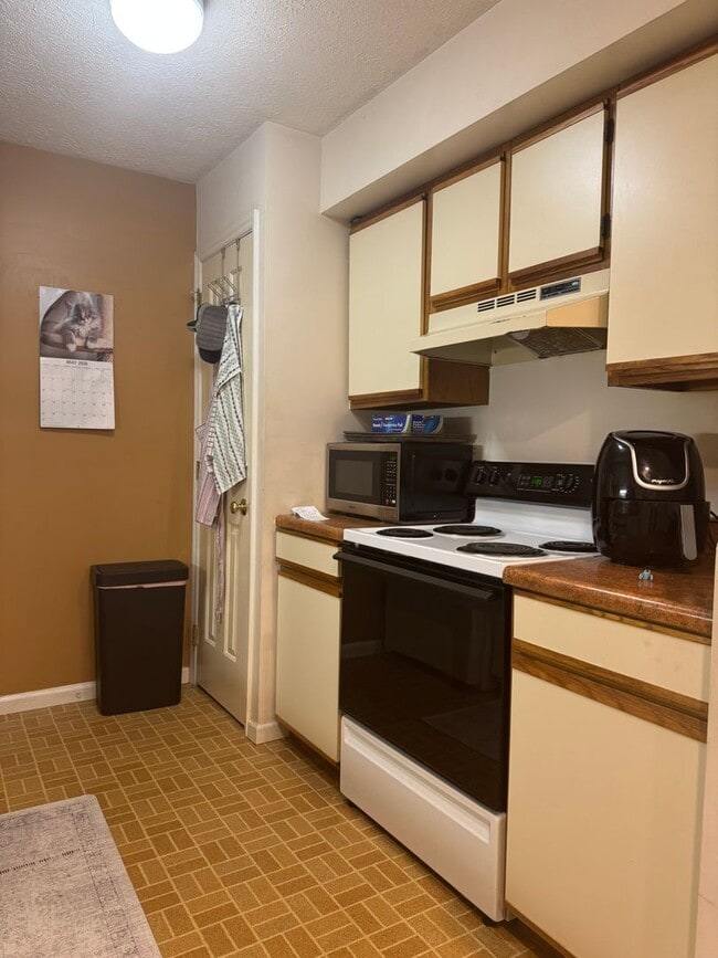 Photo - Two Bedroom Two Bath Condo Close To Newtown Unit 9