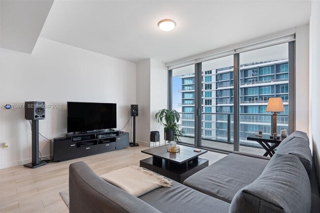 Photo - 1300 S Miami Ave Unidad 2807