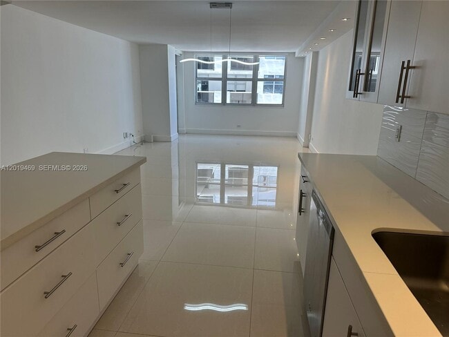 Photo - 6039 Collins Ave Unit 1221