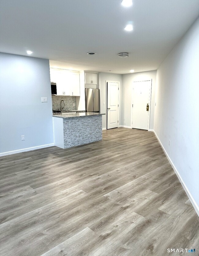 Photo - 126 Biruta St Unit B16